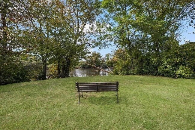 Building Photo - 510 Child St