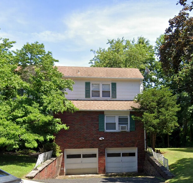 Building Photo - 17 Pilgrim Ct