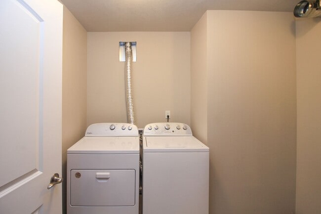 Building Photo - 1030 Tanner Ct