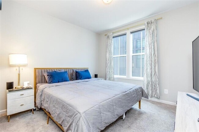 Building Photo - 912 Brees Ct