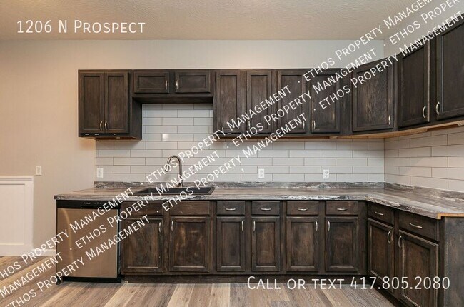 Building Photo - 1206 N Prospect-