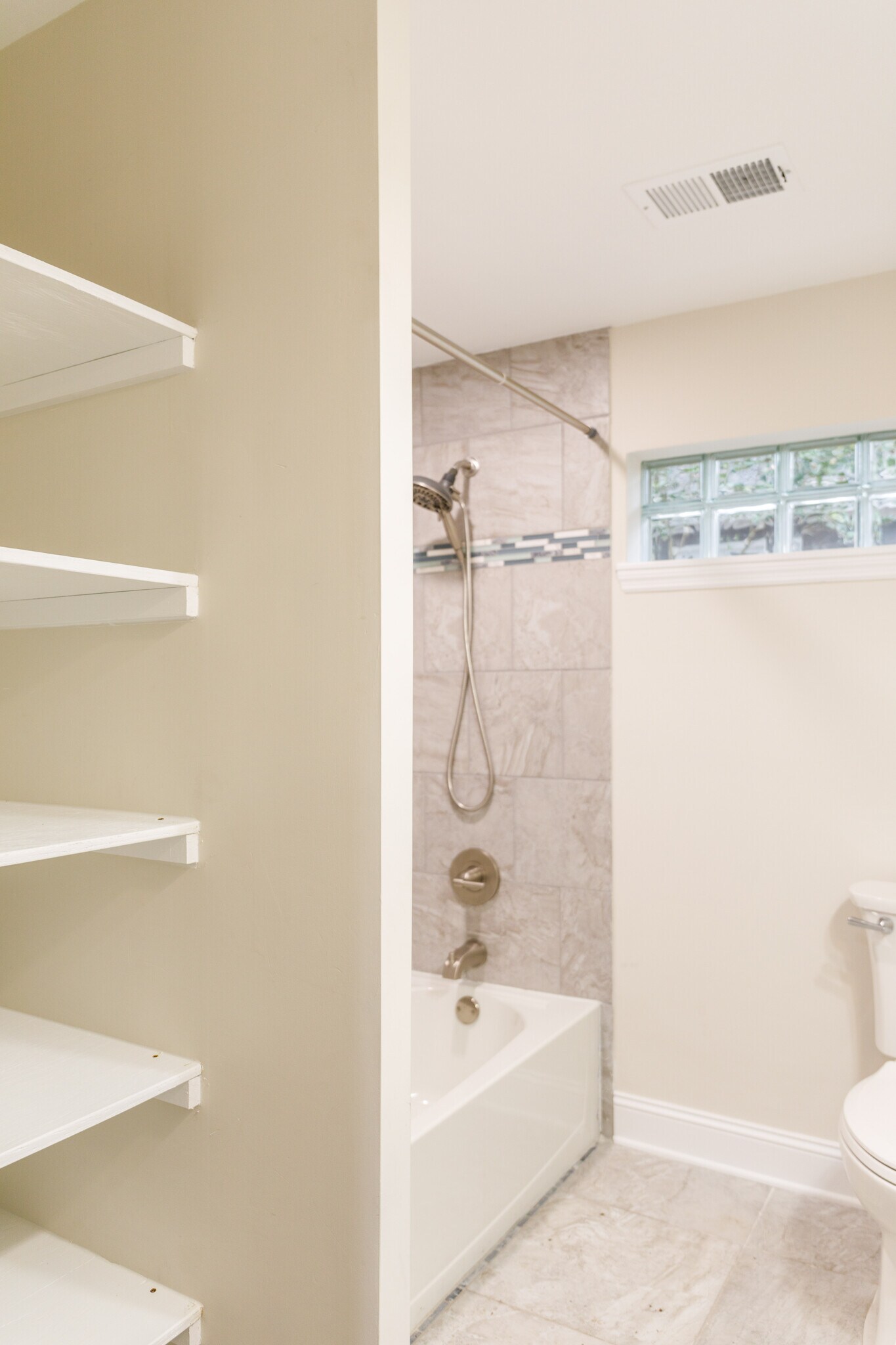 Building Photo - 1916 2nd Dr