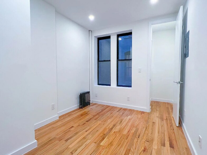 Building Photo - 829 9th Ave