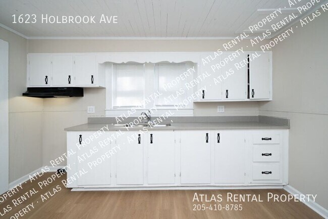 Building Photo - 1623 Holbrook Ave