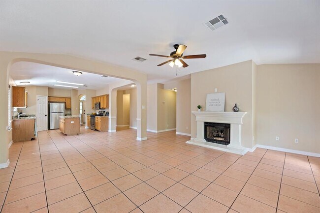Building Photo - 1208 Lochaline Loop