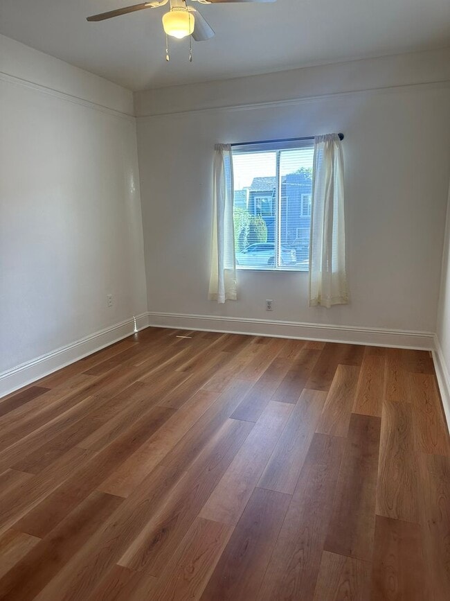 Building Photo - Corner Home in Daly City's Bayshore District