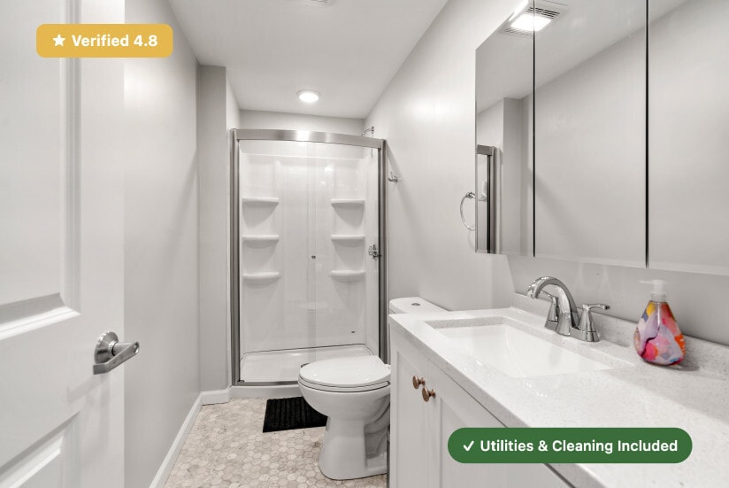 Building Photo - Furnished Bedroom with Private Bath in East Boston