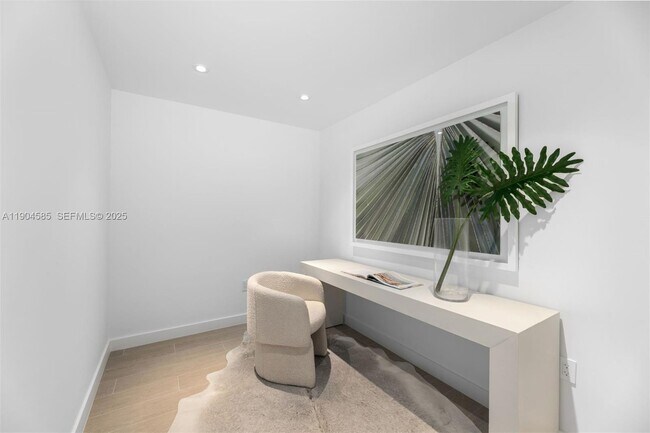 Building Photo - 500 Alton Rd