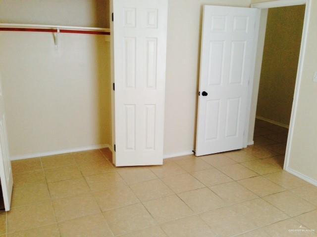 Building Photo - 19 West Dr