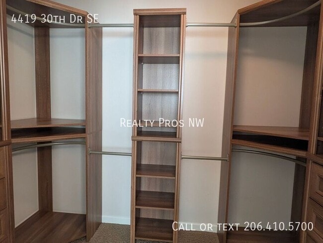 Building Photo - 4419 30th Dr SE