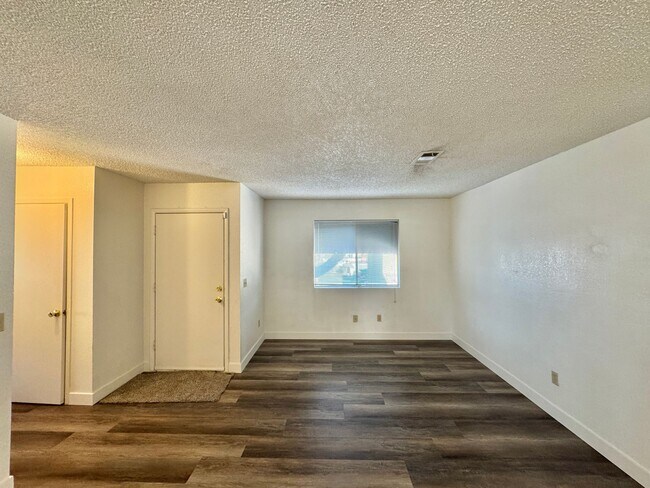 Building Photo - Condo with Garage Attached for rent!