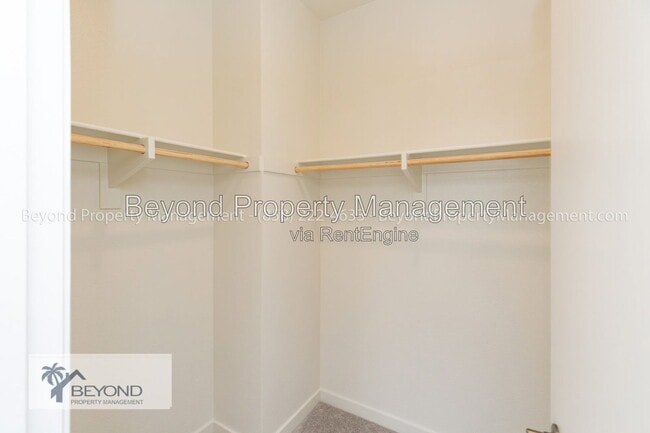 Building Photo - 5461 Seacliff Pl