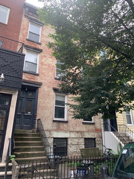 Building Photo - 72 S 1st St