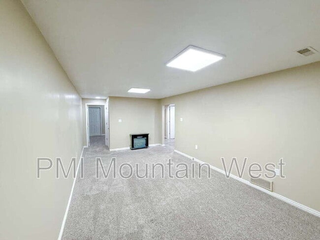 Building Photo - 678 S 650 W