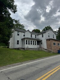 Building Photo - 225 Thompson Run Rd