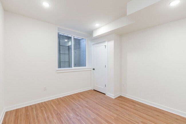 Building Photo - 810 W Norris St