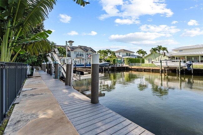 Building Photo - 18 Eleuthera Dr