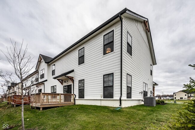 Building Photo - 17491 Fetzer Ct