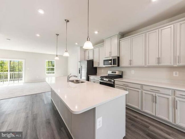 Building Photo - 1124 Dovetail Cir