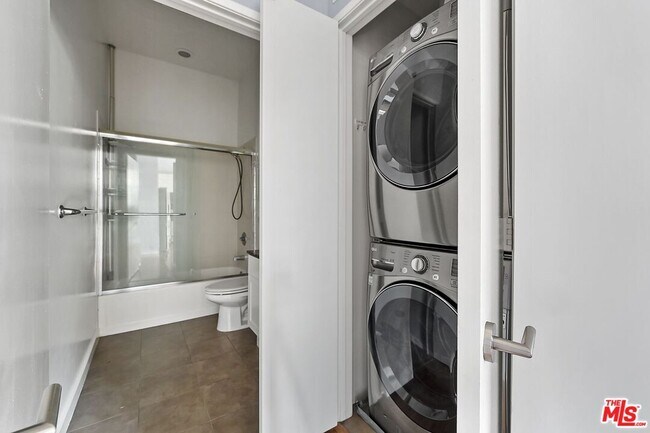 Building Photo - 13020 Pacific Promenade