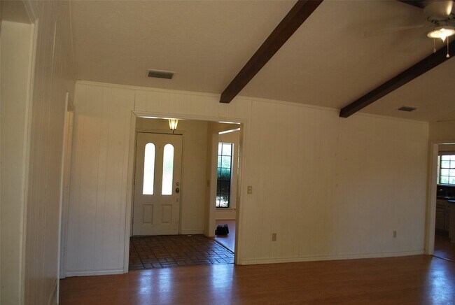 Building Photo - 1416 Sandy Creek Dr
