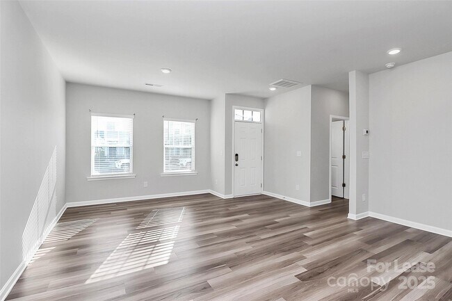 Building Photo - 646 Sagecroft Ln
