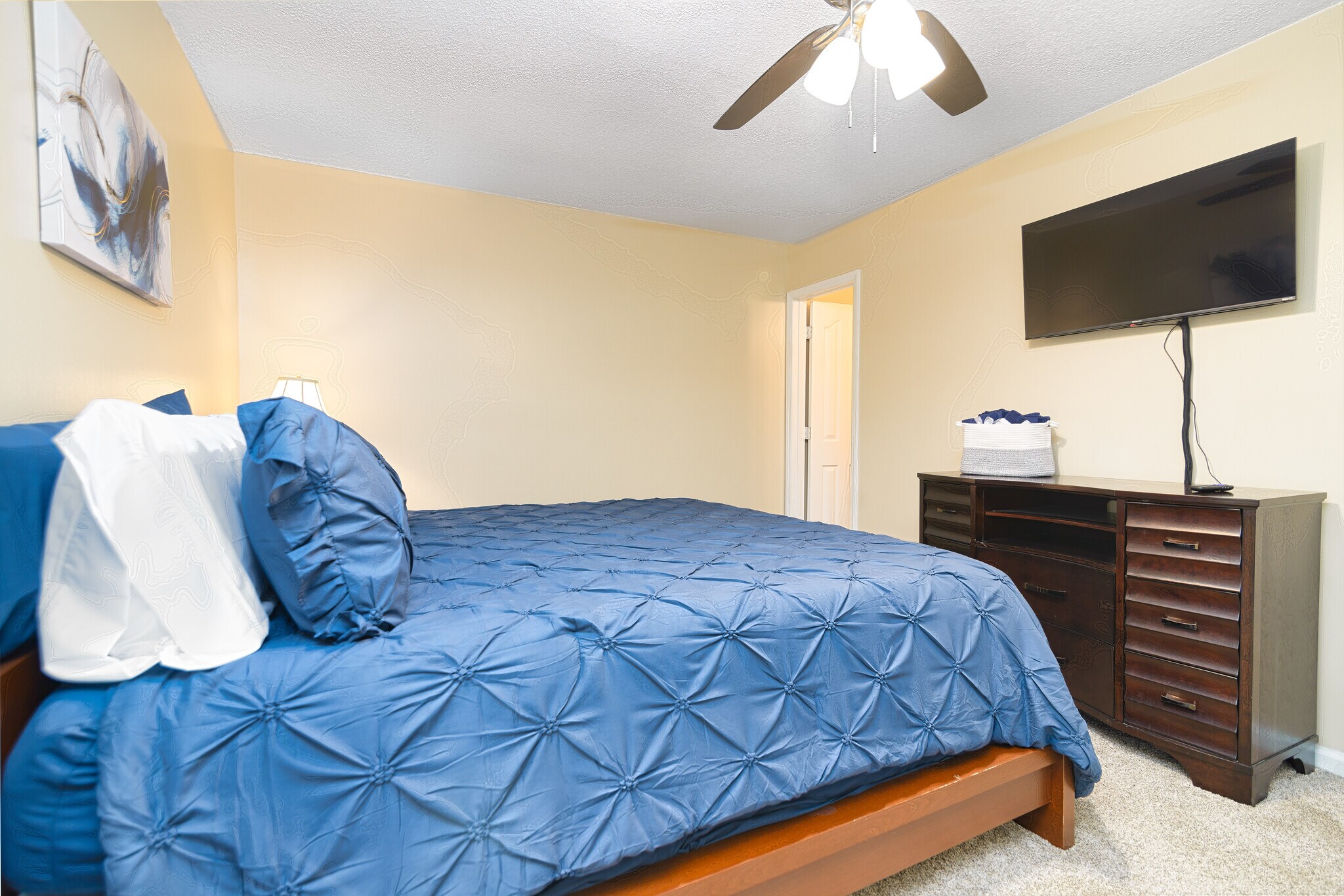 Building Photo - Room in Townhome on Rust Wood Pl