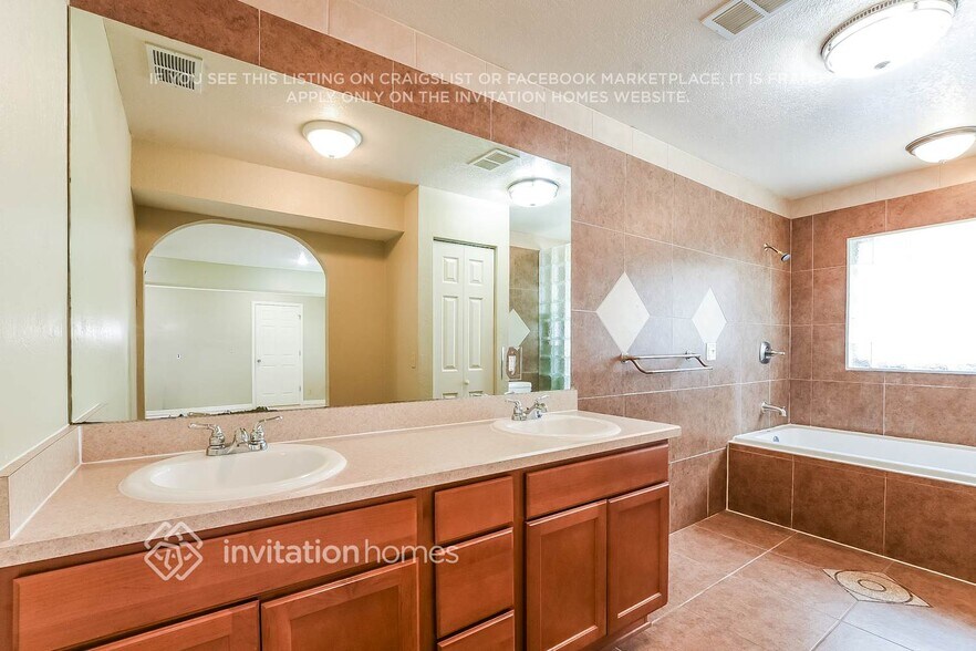 Building Photo - 2373 Oxer Ct