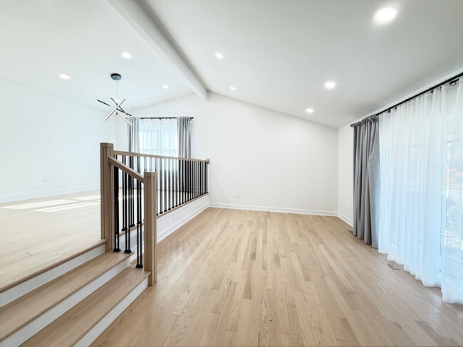 Building Photo - 3103 N Wilshire Ln