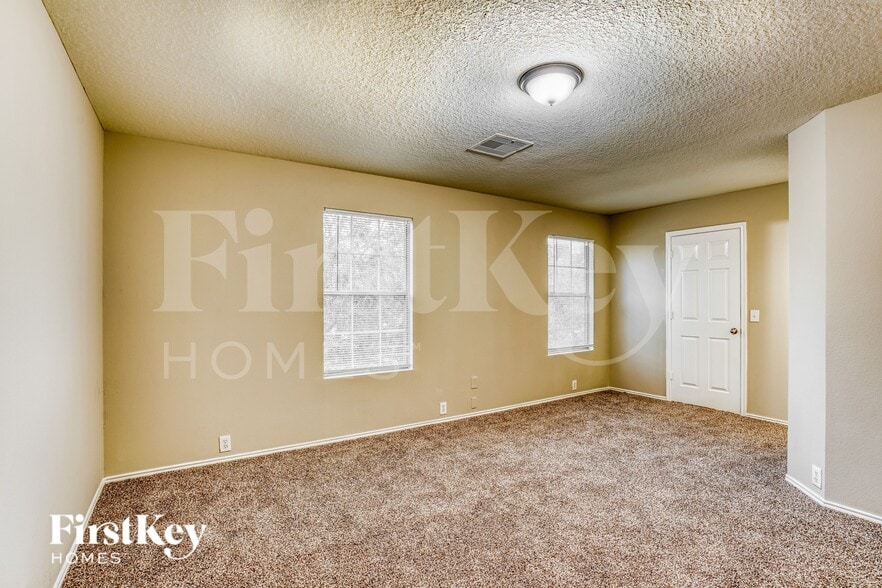 Building Photo - 6331 Scotchwood Dr