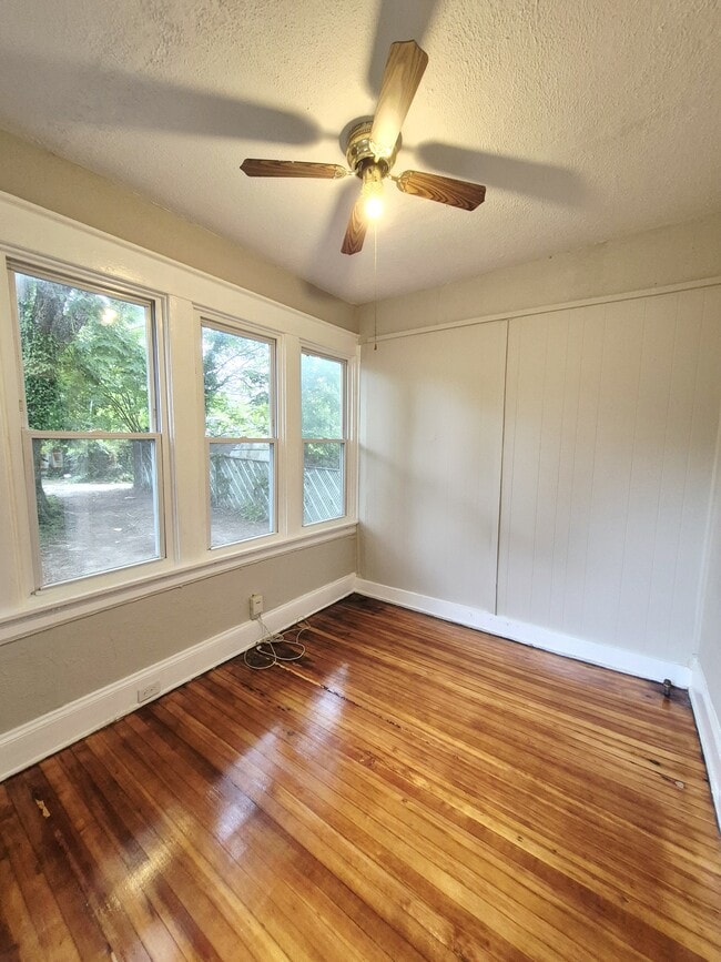 Building Photo - 3017 Dill Ave