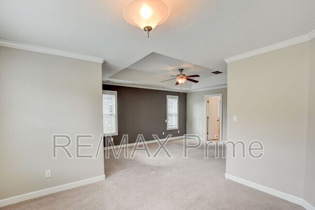 Building Photo - 813 Evelyn Way