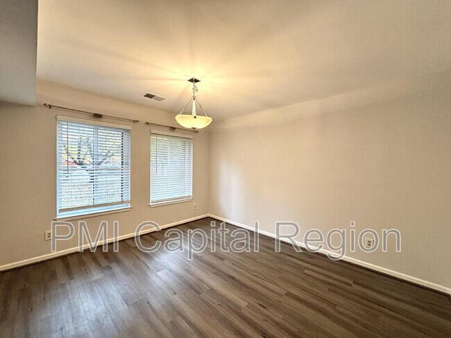 Building Photo - 5805 Edson Ln