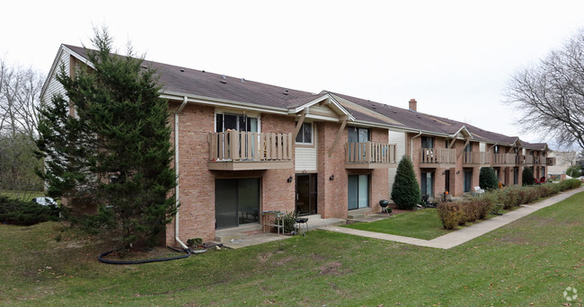 Primary Photo - Woodmere Townhomes