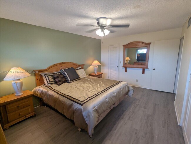 Building Photo - 4047 NW 16th St