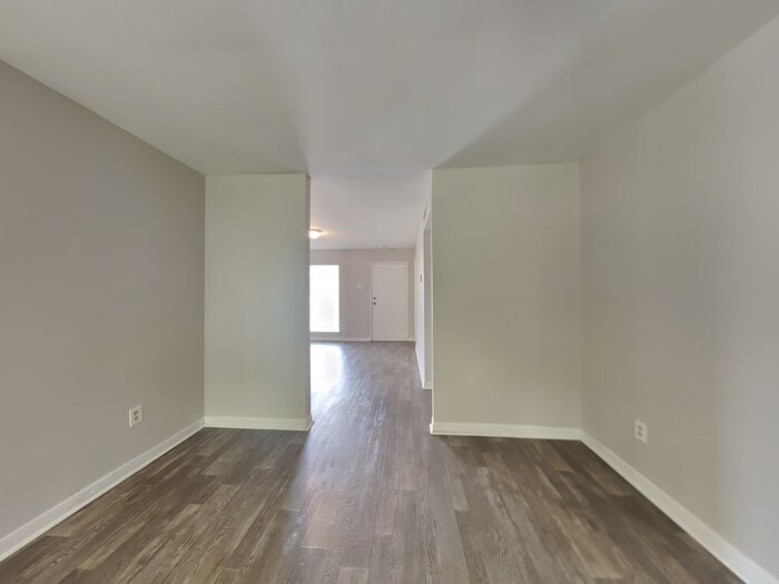 Building Photo - 116 Yorkshire Dr