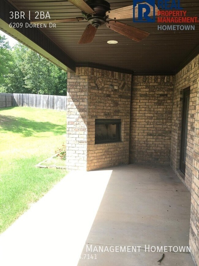 Building Photo - Magnificent 3/2 Home Tucked Away in a Beau...