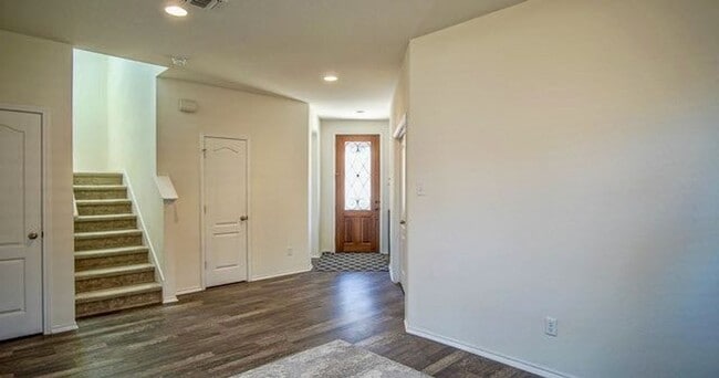 Building Photo - New Braunfels Location
