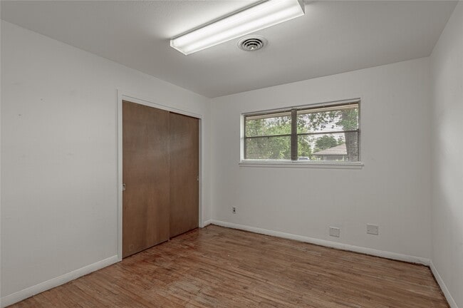 Building Photo - 2528 Ave N 1/2