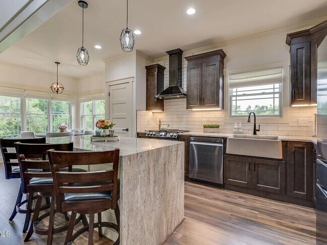 Building Photo - 1007 Shadyside Dr