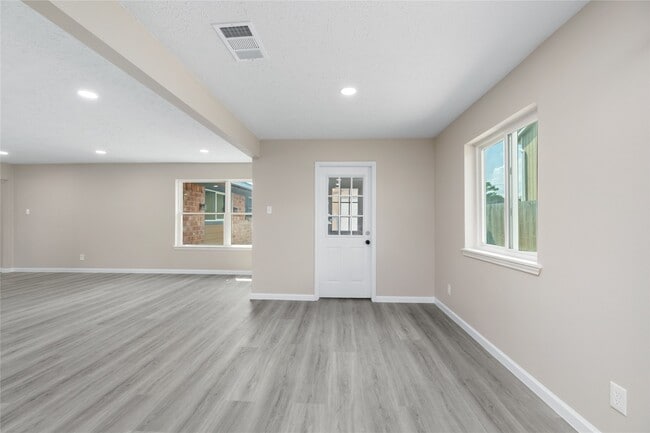 Building Photo - 9806 Sagebark Dr