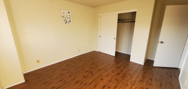 Building Photo - 4446 W 136th St