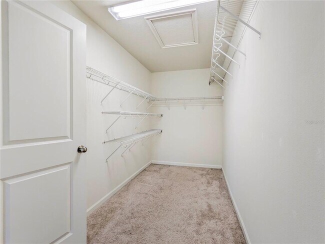 Building Photo - 11670 Rolling Green Dr
