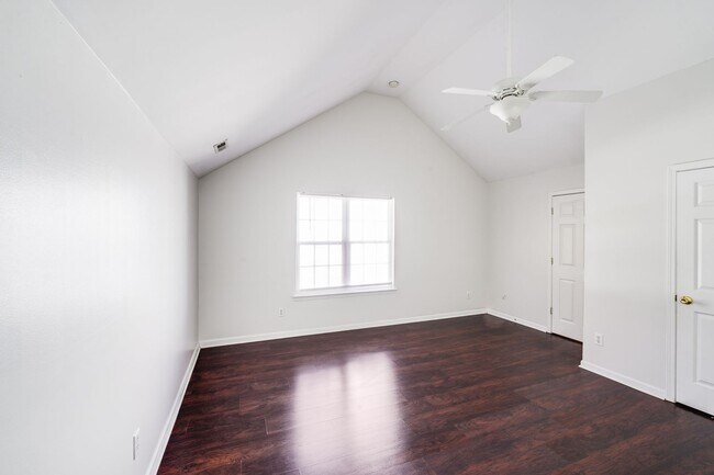 Building Photo - Your Haven Awaits in Havenbrook – Modern 4...