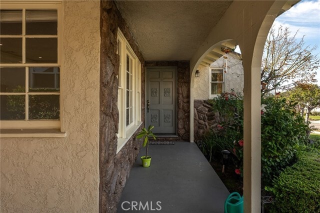 Building Photo - 414 University Ave