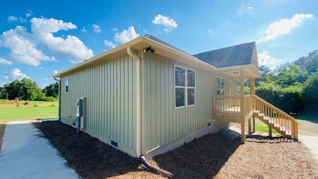 Building Photo - 227 Co Rd 464