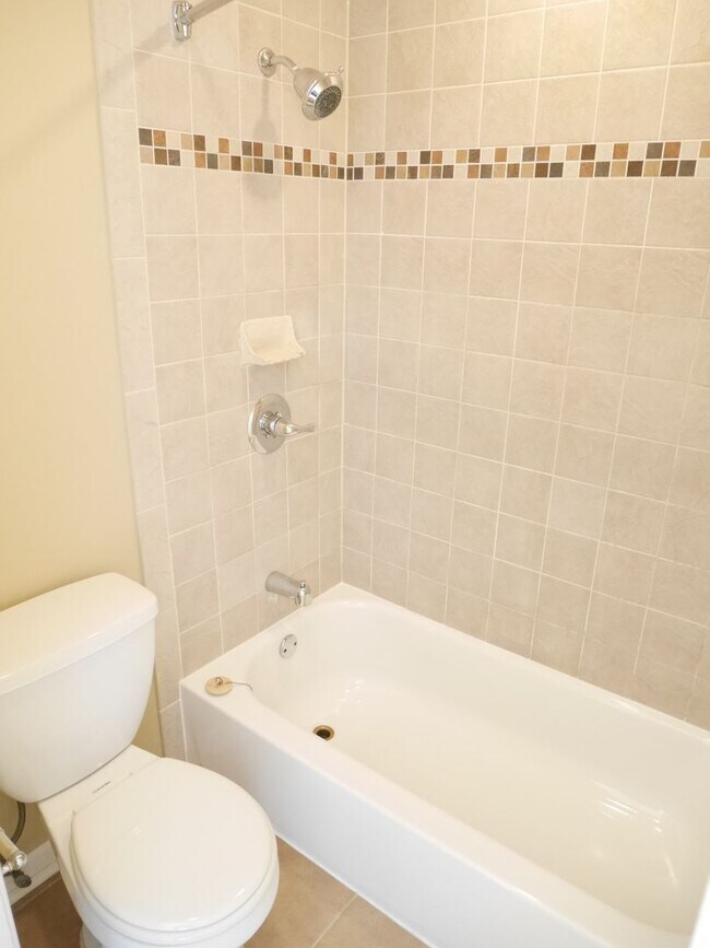 Building Photo - 2 Bedroom Condo Located in Villages of Montgomery Run- Ellicott City