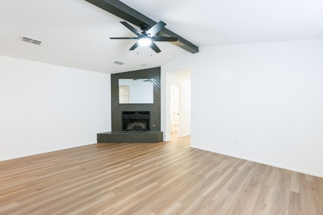 Building Photo - MOVE IN SPECIAL - HALF OFF 1ST MONTH RENT. Newly Remodeled Modern 2 bedroom with a garage