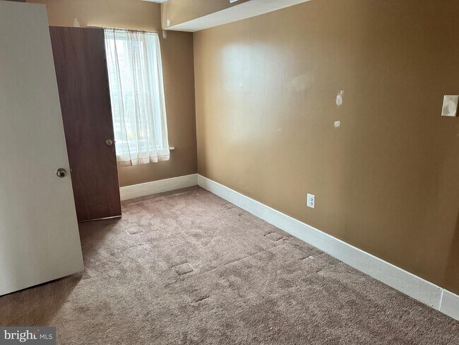 Building Photo - 25 E Bridge St