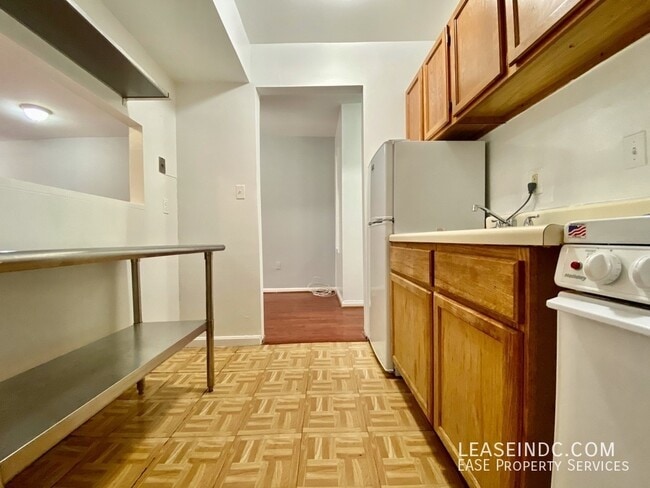 Building Photo - 1721 11th St NW